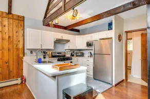 Haverhill Mtn Retreat w/ Deck: Hike, Ski & Relax - Innvendig