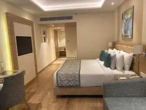 Golden Sarovar Portico - Room