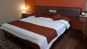 Swapanlok Farms And Resorts - Room