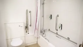 Premier Inn Ipswich North - Accessible bathroom