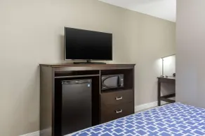 Rodeway Inn & Suites Ontario - Chambre