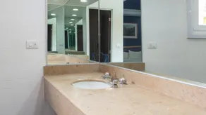 Hotel Menara - Bathroom
