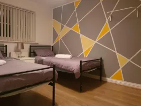 Charming Liverpool Home With Gardens and Parking - Zimmer