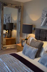 Quebecs Luxury Apartments - Room