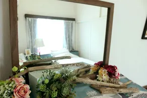 Okinawan. Sweet Home. T-8 - Camera