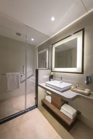 Club Mahindra Ashtamudi, Kerala - Bathroom