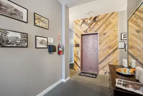 THE CARRICK - Interior entrance