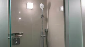 PLAZA EAST CABIN -male only- - Bagno