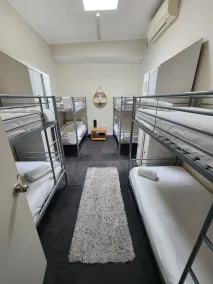 The Entrance Backpackers - Room