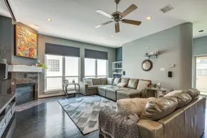 Houston Retreat With Fireplace & Balcony! - Interiör