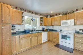 Peaceful Getaway w/ Countryside Views in Upperco - Innenbereich
