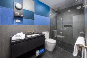 Oros Hotel and Apartments - Bathroom
