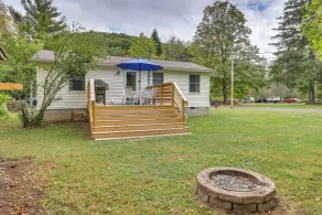 Greenbrier River Retreat w/ Deck - Steps to Trail! - Innvendig