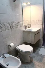 Napoli Central Gate - Bathroom
