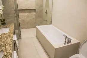 La Fiesta Hotel - Baño