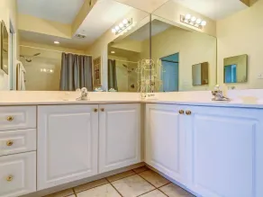 81 Ocean Place - Bathroom