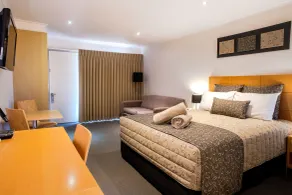 Tea House Motor Inn - Room