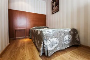 Grande chambre chez l'habitant avec sauna | Proche Place de Catalogne - Chambre