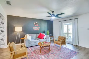 1 Mi to Texas Tech: Home w/ Large Outdoor Space! - Innenbereich