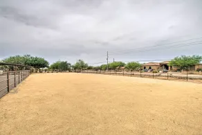Patio + Pool Table: 'Kick Back Corral' in Phoenix! - Interiør