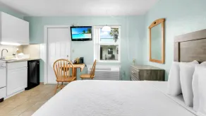 Ocean Court Beachfront Hotel - Room