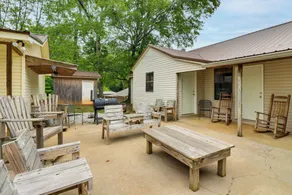 Fire Pit, Patio, Views! Group Lodge in Cheaha Mtns - Innenbereich