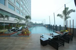Crowne Plaza New Delhi Mayur Vihar Noida by IHG - Piscine