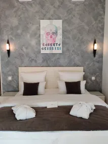 Maison Prestige Saint Tropez by Roberto Geissini - Room
