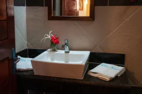 Hotel Alta Vista - Bathroom