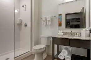 MainStay Suites Cincinnati University - Uptown - Salle de bain