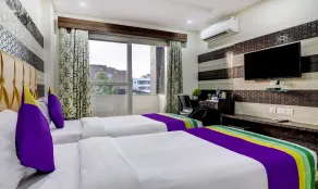 Xenious Grand Manor, Golf Course Extension Road, Gurugram - Quarto