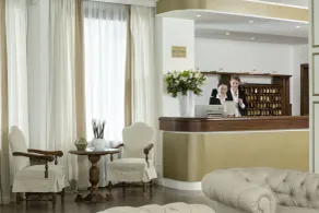 Hotel Byron Bellavista - Recepción