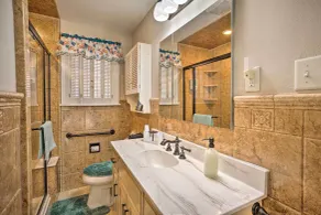 'the Oyster Bed' Retreat w/ Pool & Game Room - Badezimmer
