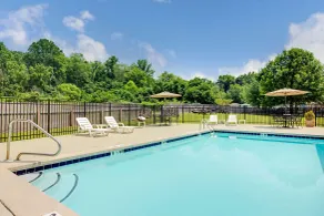 Microtel Inn & Suites by Wyndham Cherokee - Piscine
