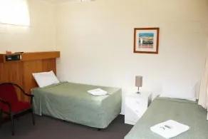 Glossop Motel - Room