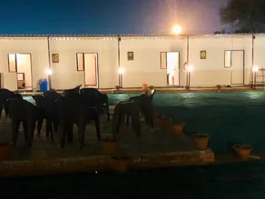 Swachh Room - Hostel - Restaurant