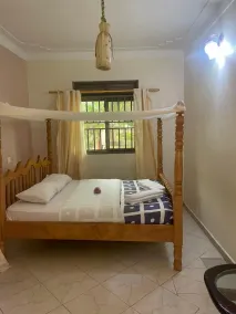 Pearl Gardens Beach Resort Kalangala - Room