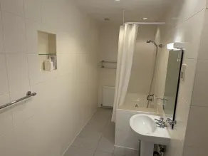The Cumberland Hotel - Bathroom