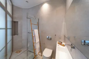 Naillac Elite Suites - Baño