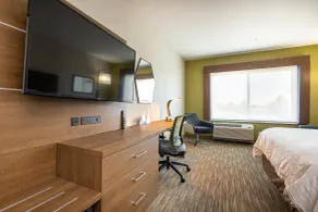 Holiday Inn Express & Suites - San Jose Silicon Valley by IHG - Room