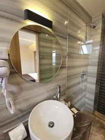 Hotel Único La Villa - Bathroom