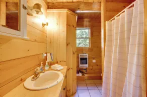 Remote Escape: Vermont Cabin w/ Mountaintop Views! - Interior