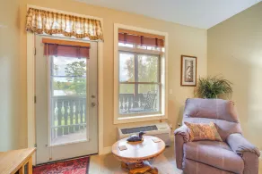 Cozy Birchwood Condo on Tagalong Golf Course! - Innenbereich