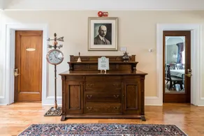 Monroe House Executive Suites - Lobby