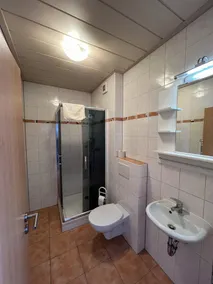 Gasthaus & Metzgerei Besenhardt - Bathroom