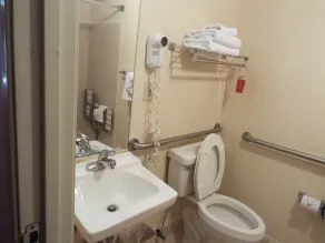 Quality Suites Atlanta Airport East - Salle de bain