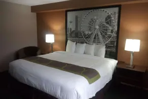Super 8 by Wyndham Lynnwood - Chambre