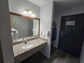 Quality Inn & Suites Tulare - Salle de bain