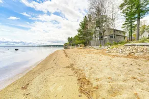 Walk to Sebago Town Beach: Luxe Townhome w/ Grill - Innvendig