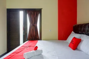 RedDoorz @ Gerbang Dieng Plateau Area - Chambre